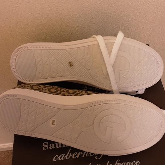 Guess Shoes Size 8 Canvas Monogram Sneakers NWOT - Picture 14 of 16